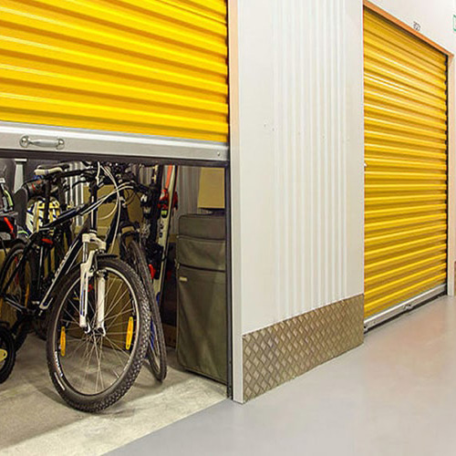 Kısa veya uzun süreli depolama ihtiyaçlarınıza uygun, güvenli alanlar sağlıyoruz. Eşyalarınız nem, toz ve zararlılardan korunarak emniyetle saklanır.